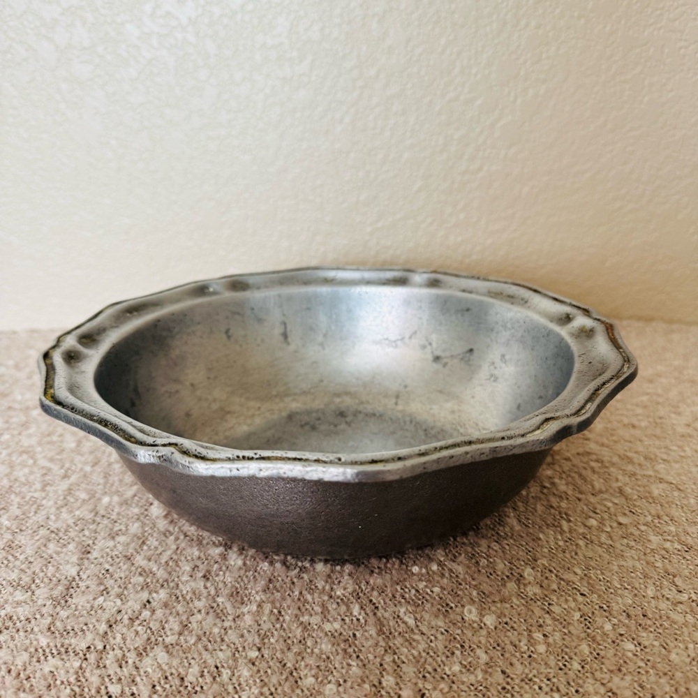 Vintage Wilton serving / mixing bowl, 1972